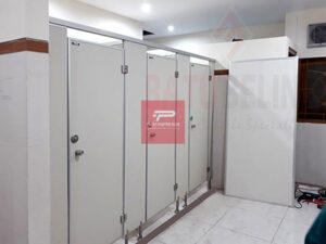Kontraktor Partisi Toilet Phenolic Padang